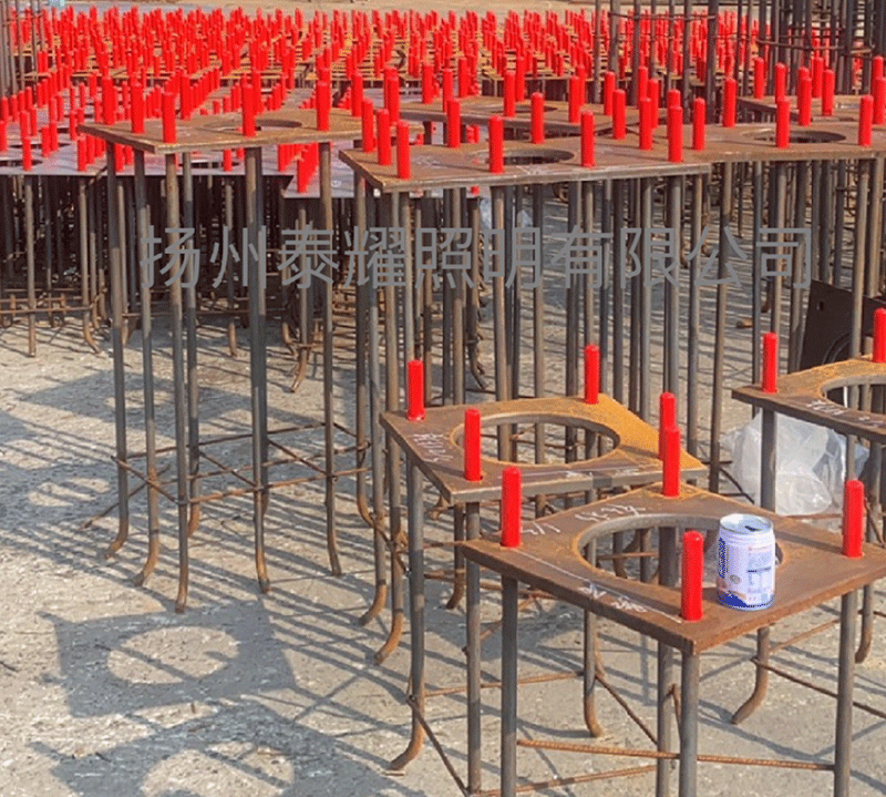 升降高桿燈桿件，10-12米路燈桿件，智慧路燈桿件，信號(hào)燈桿件，標(biāo)志牌桿件地面以下配套的配件--預(yù)埋件或者叫基礎(chǔ)籠功能